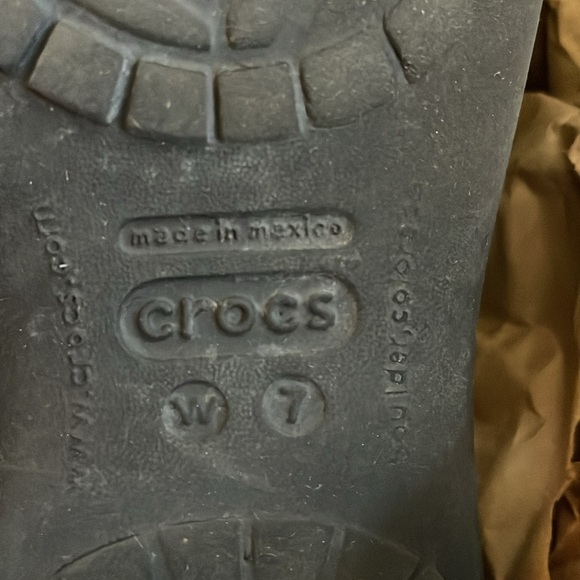 Women’s slip on crocs - Picture 5 of 8